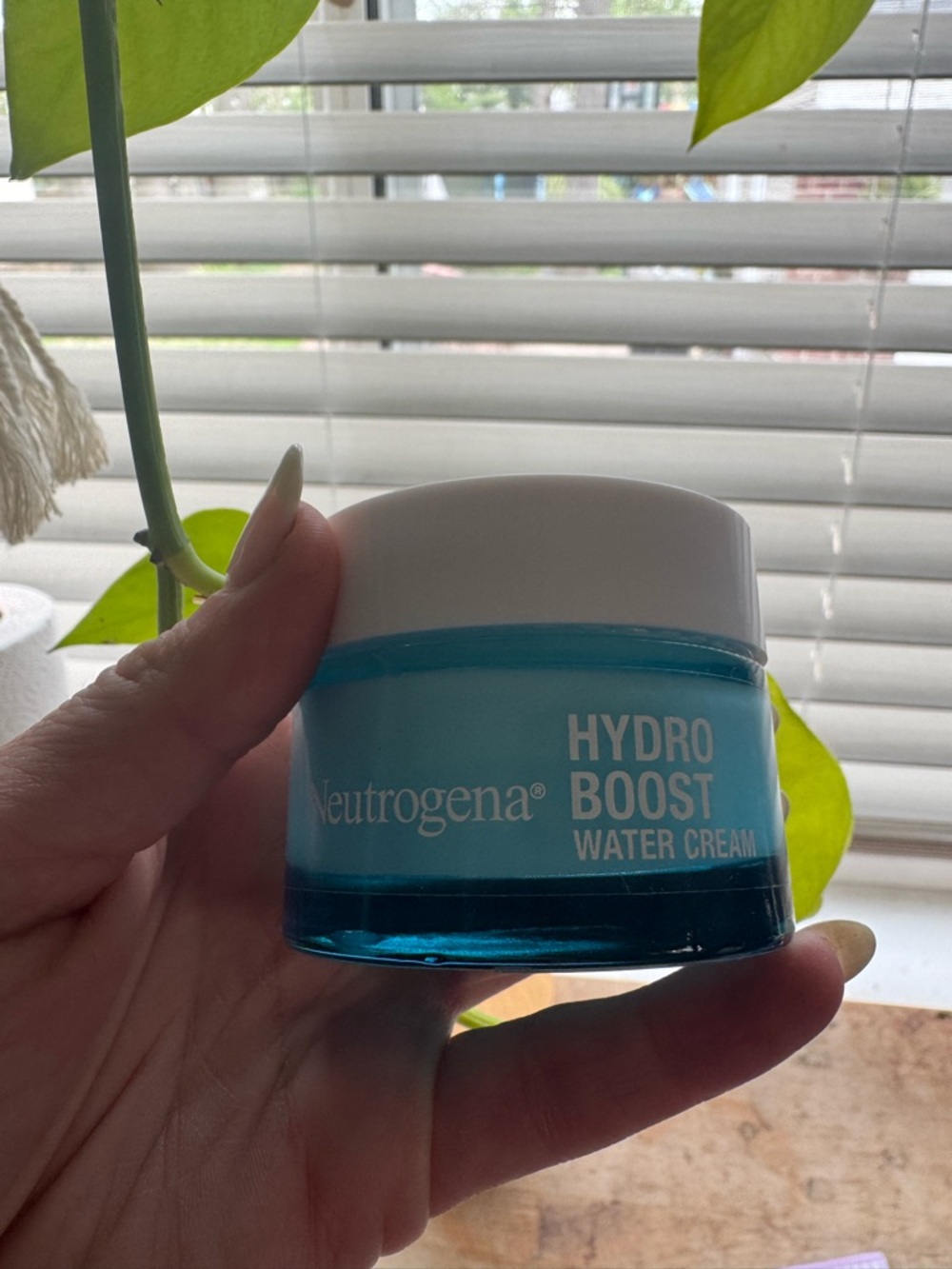Neutrogena Hydro Boost Water Cream facial moisturizer